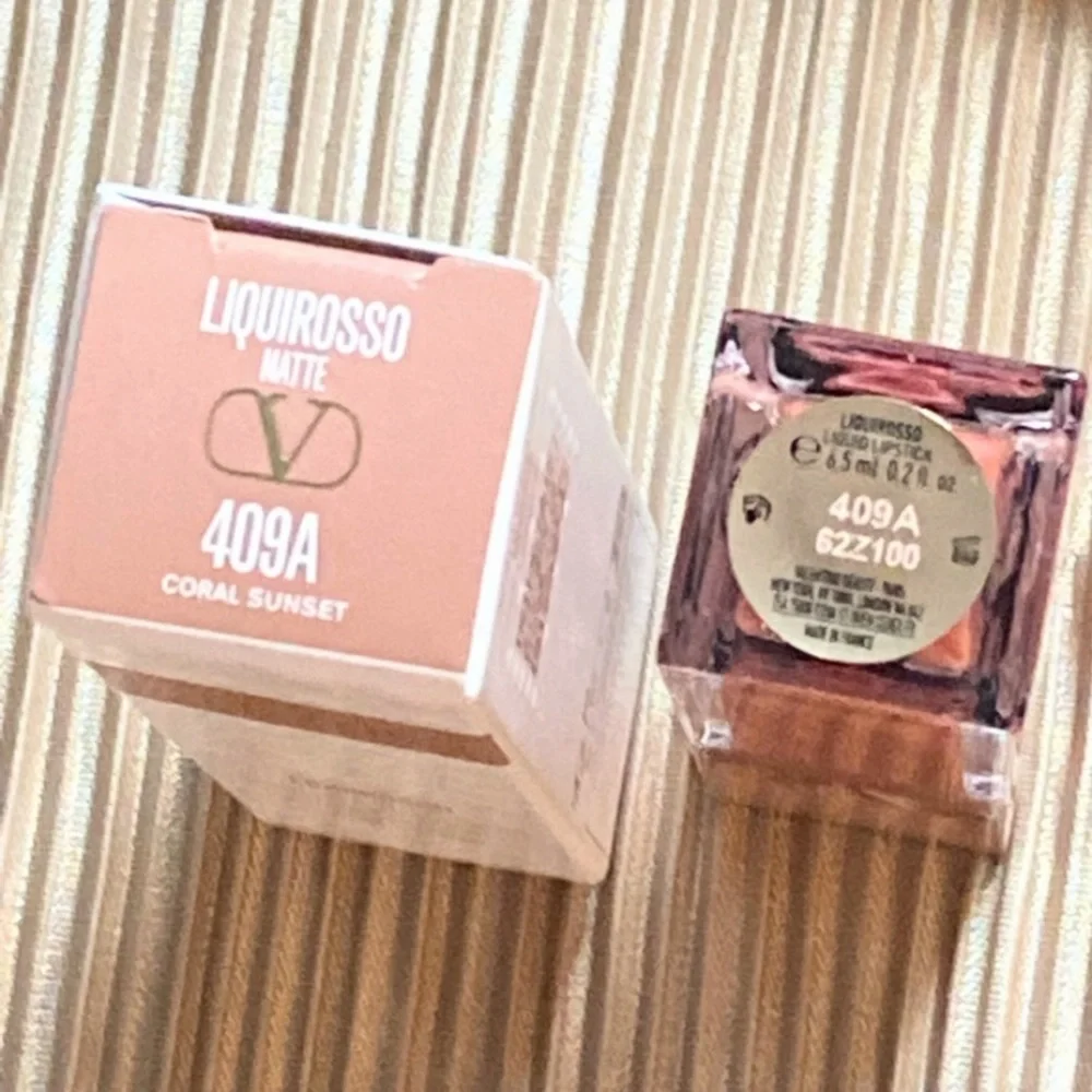 Valentino Liquirosso 2 in 1 Soft Matte Liquid Lipstick & Blush 409A CORAL SUNSET